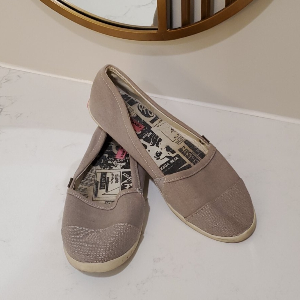 Rock and Candy grey canvas flats